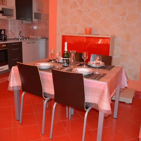 Apartman Family-friendly With Swimming Pool Cove Ljubljeva, Trogir - 14314 *