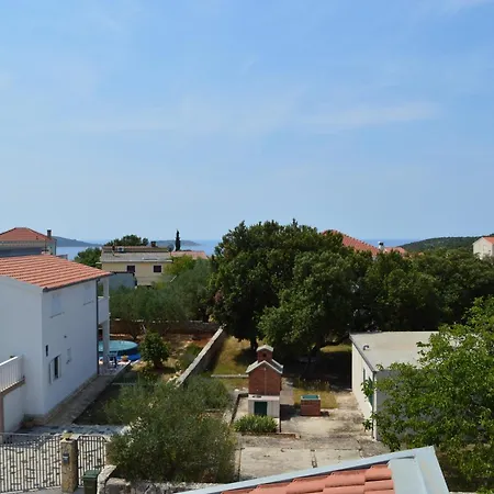 Apartman Family-friendly With Swimming Pool Cove Ljubljeva, Trogir - 14314 Voluja